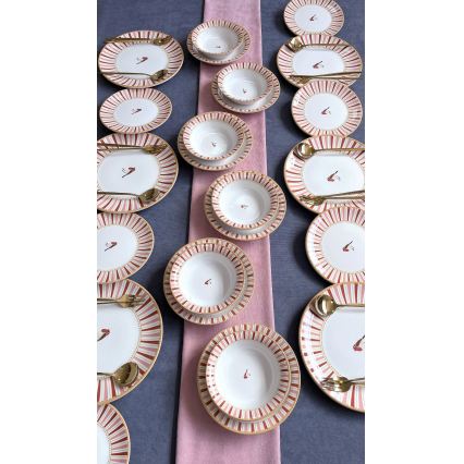 24-delige keramische serviesset – wit/rood met gouden accenten