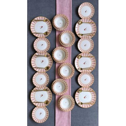 24-delige keramische serviesset – wit/rood met gouden accenten