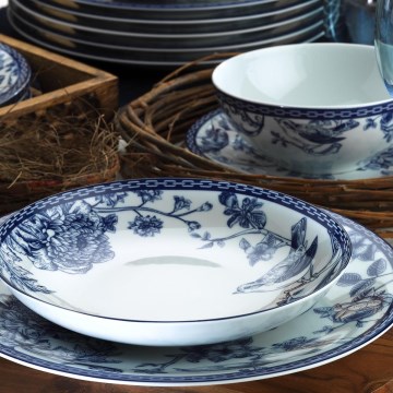 24-delige serviesset van porselein, wit/blauw