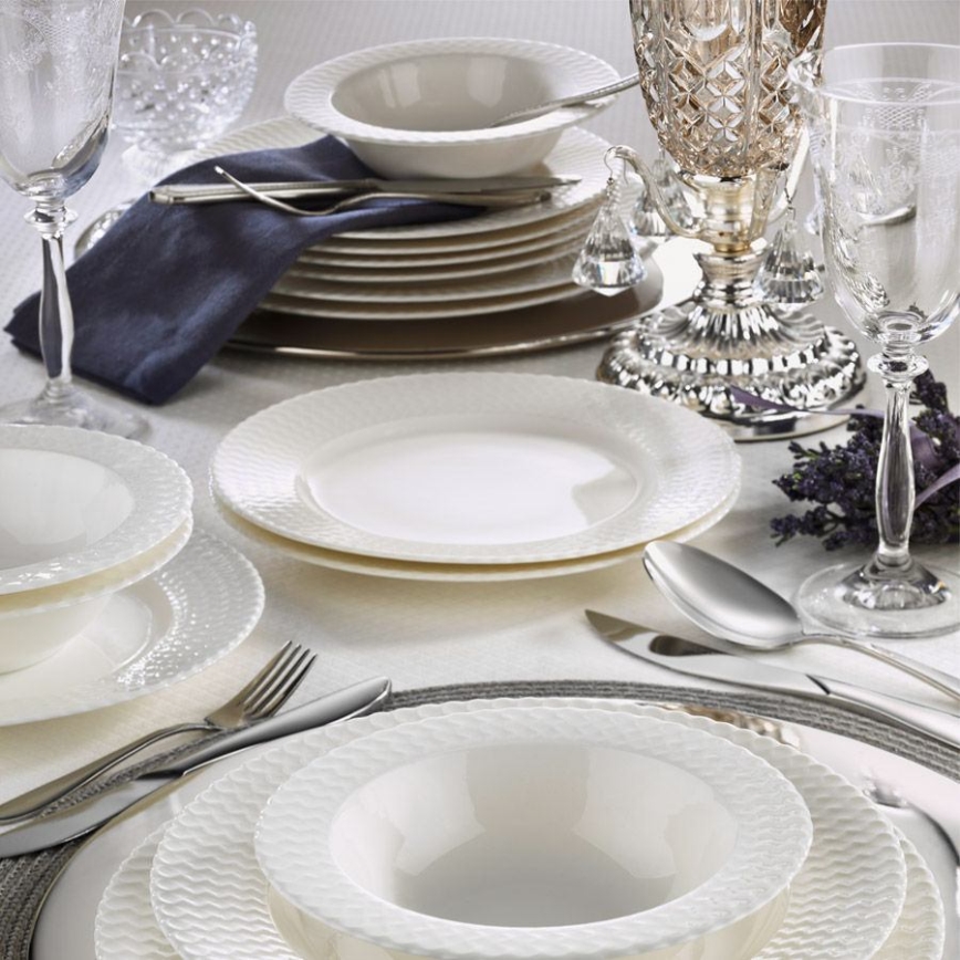 24-delige serviesset van wit porselein