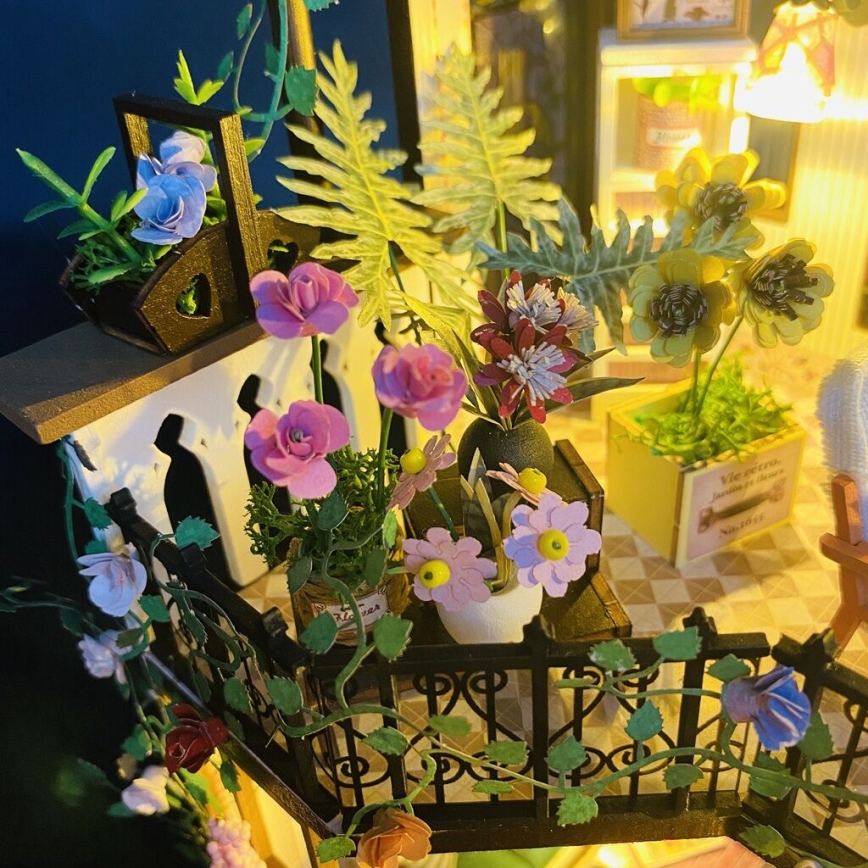 2Kids Toys - Miniatuur Darcyin bloemenhuisje 2xAAA