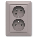 ABB 5513T-C02157 144 - Dubbele wandcontactdoos voor huishoudelijk gebruik met afdekraam ZONI 250V greige
