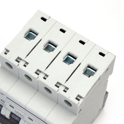 Aigostar - 4-polige installatieautomaat 4P-40A-C 400V