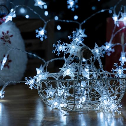 Aigostar - LED buiten kerstsnoer 25xLED/8 functies 3xAA 2,5 m IP44 koud wit