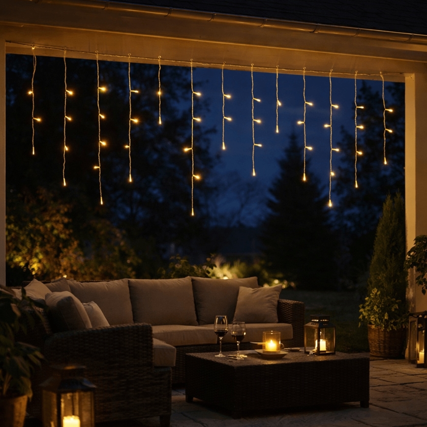 Aigostar - LED kerstverlichting voor buiten 300xLED/8 functies 3xAA 18x0,6 m IP44 warm wit