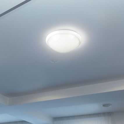 Badkamer plafondlamp met sensor 1xE27/60W/230V IP44 ø 29,6 cm