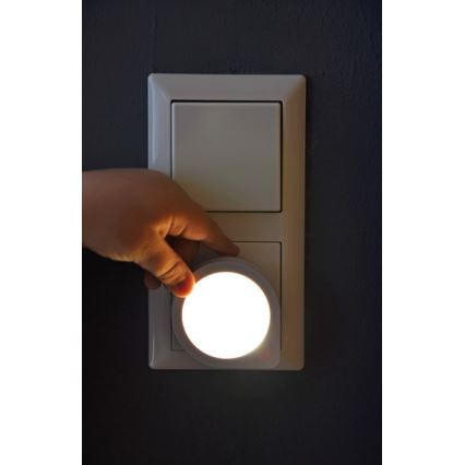 Brennenstuhl - LED Oriëntatie wandcontactdoos met sensor LED/0,2W/230V