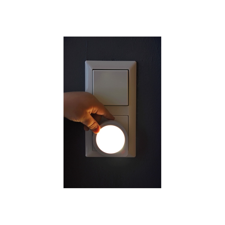 Brennenstuhl - LED Oriëntatie wandcontactdoos met sensor LED/0,2W/230V