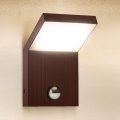 Brilagi - LED buitenwandlamp met sensor RIANO LED/8W/230V bruin IP65