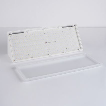 Brilagi - LED buitenwandlamp met sensor TRIANGLE LED/42W/230V 45 cm wit IP65