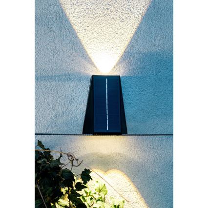 Brilagi - LED Solar wandlamp PYRAMID LED/2W/3,2V 1300 mAh IP54