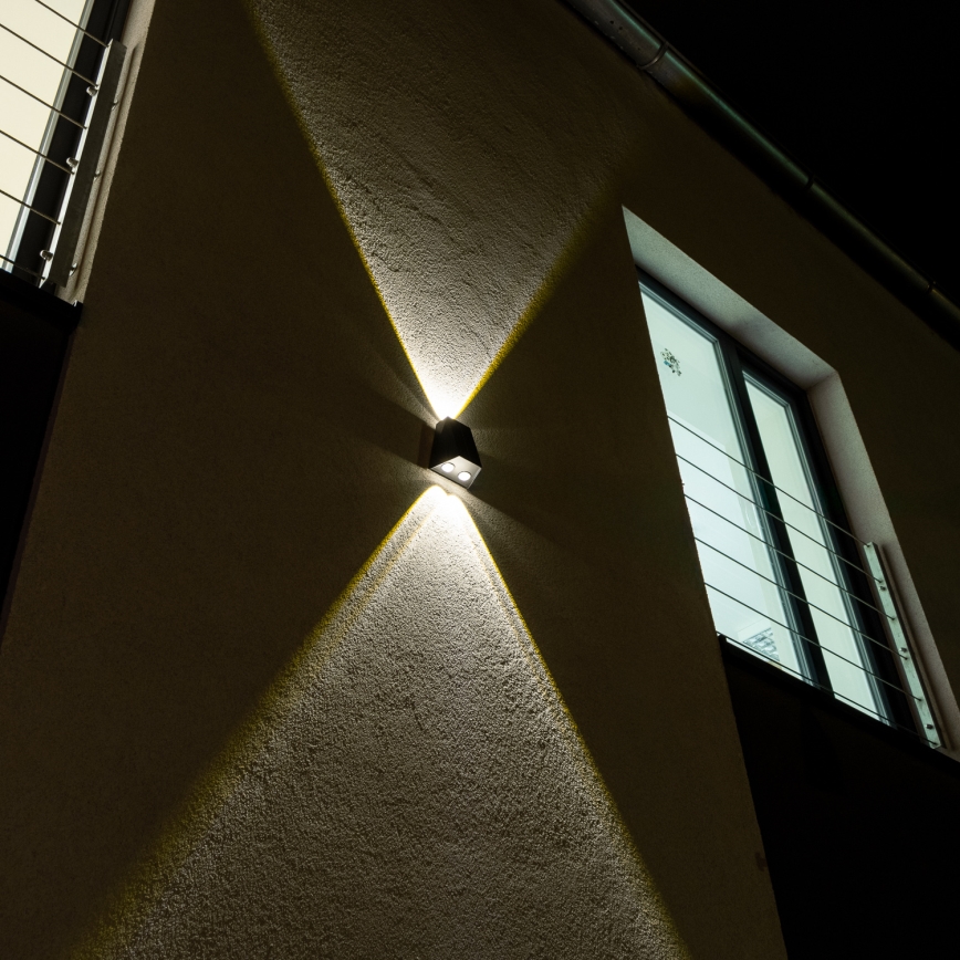 Brilagi - LED Solar wandlamp PYRAMID LED/2W/3,2V 1300 mAh IP54