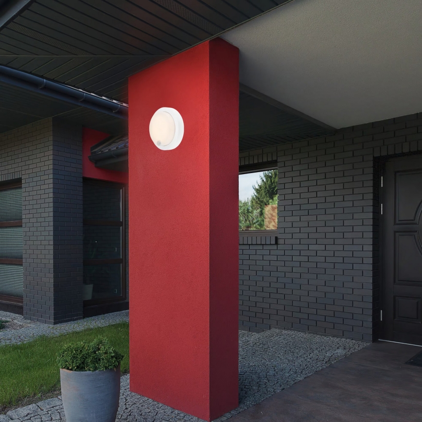 Brilo - Oplaadbare LED-muurlamp voor buiten met bewegingssensor LED/4W/5V 4400 mAh IP44 wit