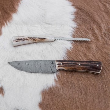 Damascus jachtmes met minizaag 11 cm herten gewei