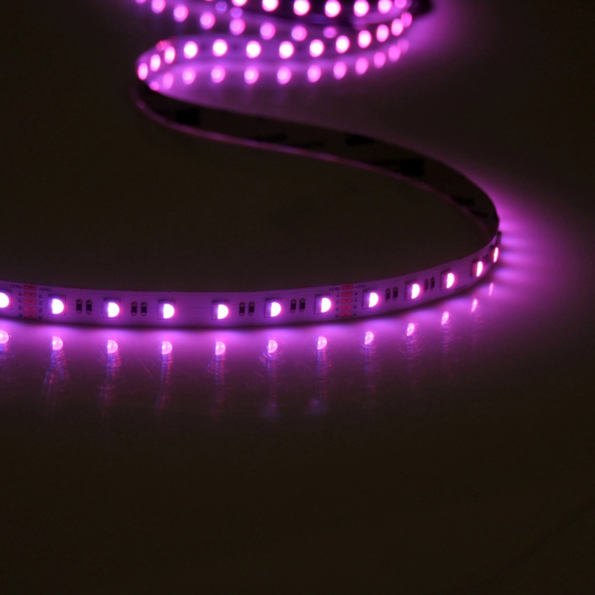 Dimbare LED RGBW Strip 3m LED/22W/24/230V + afstandsbediening