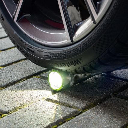 Dimbare oplaadbare LED zaklamp met powerbankfunctie LED/30W/5V IPX7 3000 lm 4000 mAh