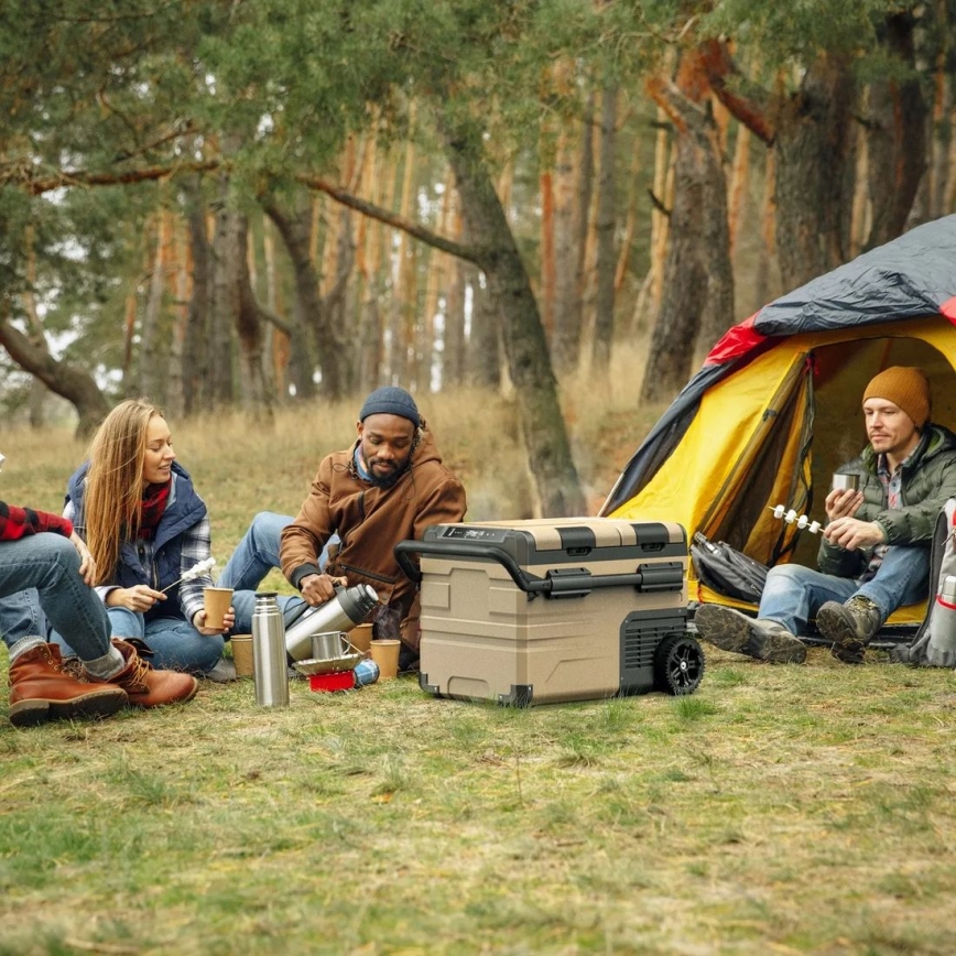 Draagbaar autokoelkast met LCD scherm 39 l 230V/12V/24V bruin