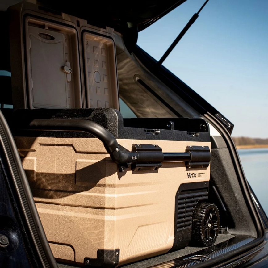 Draagbaar autokoelkast met LCD scherm 39 l 230V/12V/24V bruin