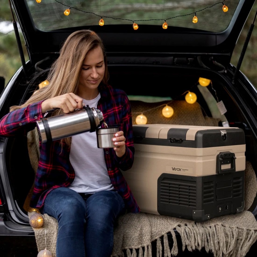 Draagbaar autokoelkast met LCD scherm 39 l 230V/12V/24V bruin