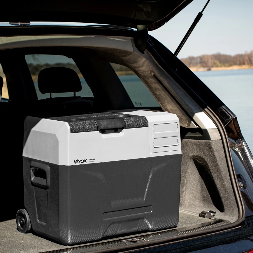 Draagbaar autokoelkast met LCD scherm 40 l 230V/12V/24V zwart