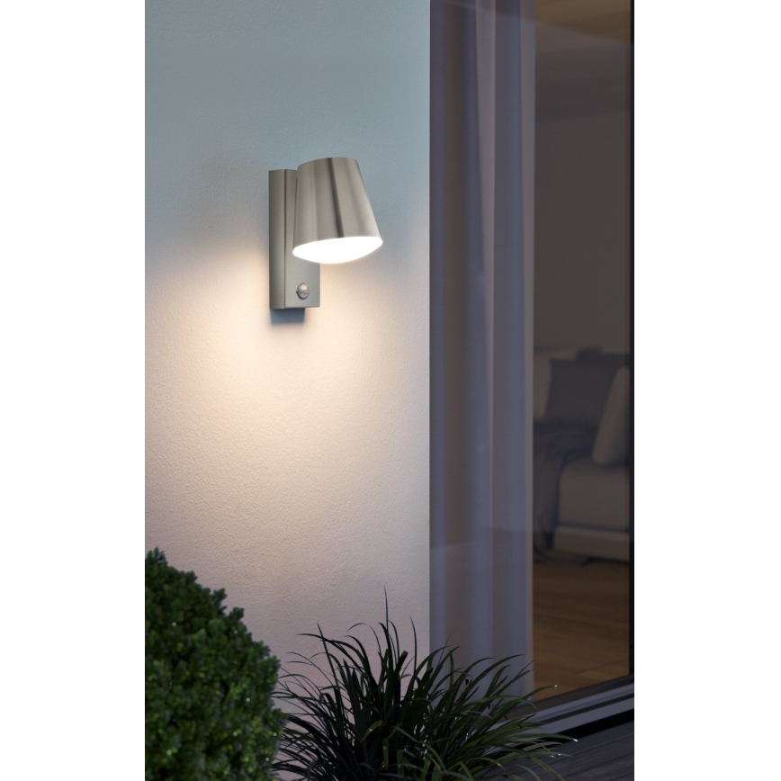Eglo - Buiten wandlamp met sensor 1xE27/10W/230V IP44