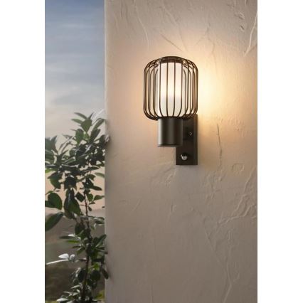 Eglo - Buiten wandlamp met sensor 1xE27/28W/230V IP44