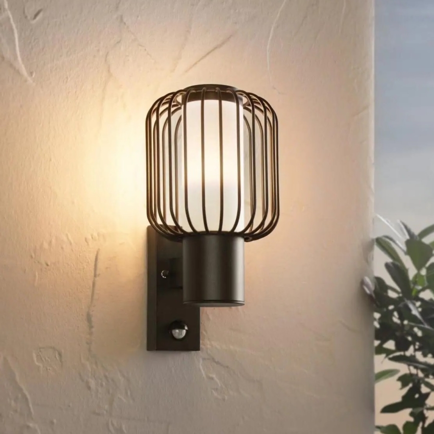 Eglo - Buiten wandlamp met sensor 1xE27/28W/230V IP44