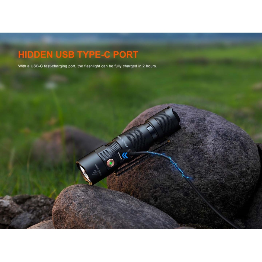 Fenix PD26RACE - Dimbare oplaadbare LED-zaklamp, LED/USB, 1600 mAh, IP68, 1300 lm, 556 h, zwart