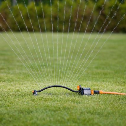 Fiskars - Oscillerende sproeier met metalen basis