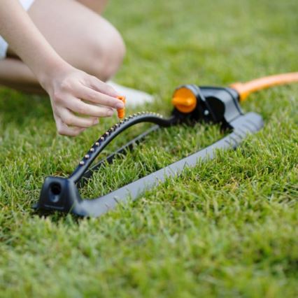 Fiskars - Oscillerende sproeier met metalen basis