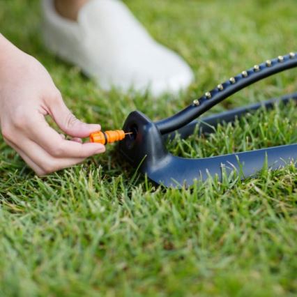 Fiskars - Oscillerende sproeier met metalen basis