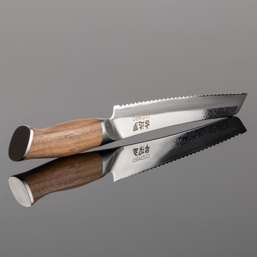 Gudaro - TAKUMI damast broodmes 8, 67 lagen staal, lemmet 20 cm, handvat van walnoot