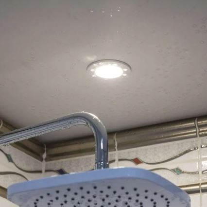 Hangende LED Badkamer plafond verlichting LORI LED/4,5W/230V IP65 2700/4000K diameter 8,5 cm wit
