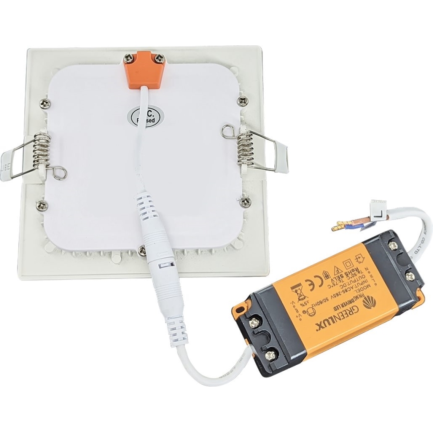 Hangende LED Badkamer plafond verlichting VEGA LED/18W/230V 2800K 22,5 cm IP44 sneeuw wit
