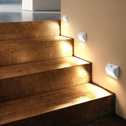 Immax 08308L - Oplaadbare LED-trapverlichting met sensor STEP LIGHT LED/0,3W/3,7V 2200 mAh IP53 wit