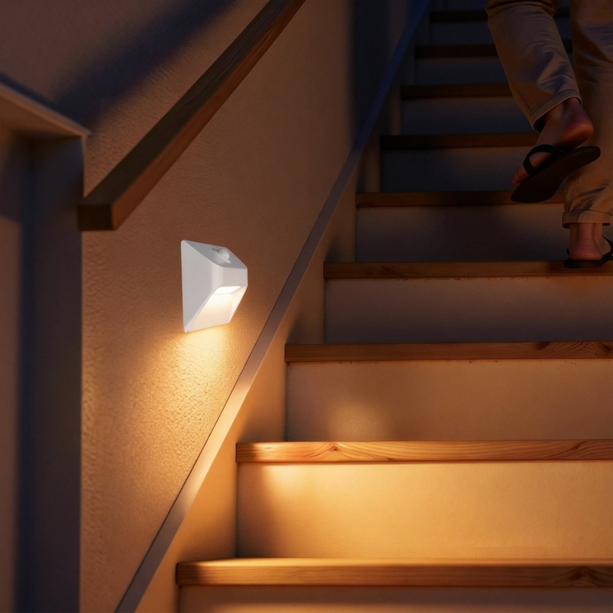 Immax 08308L - Oplaadbare LED-trapverlichting met sensor STEP LIGHT LED/0,3W/3,7V 2200 mAh IP53 wit