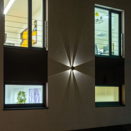 LED Solar wandlamp met sensor LED/2W/5V IP54