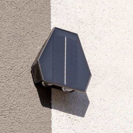 LED Solar wandlamp met sensor LED/2W/5V IP54 1300 mAh