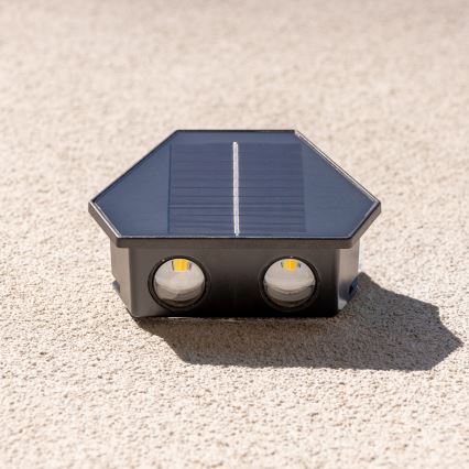 LED Solar wandlamp met sensor LED/2W/5V IP54 1300 mAh
