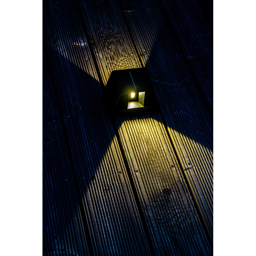 LED Solar Wandlamp met sensor LED/2W/5V IP54 1300 mAh