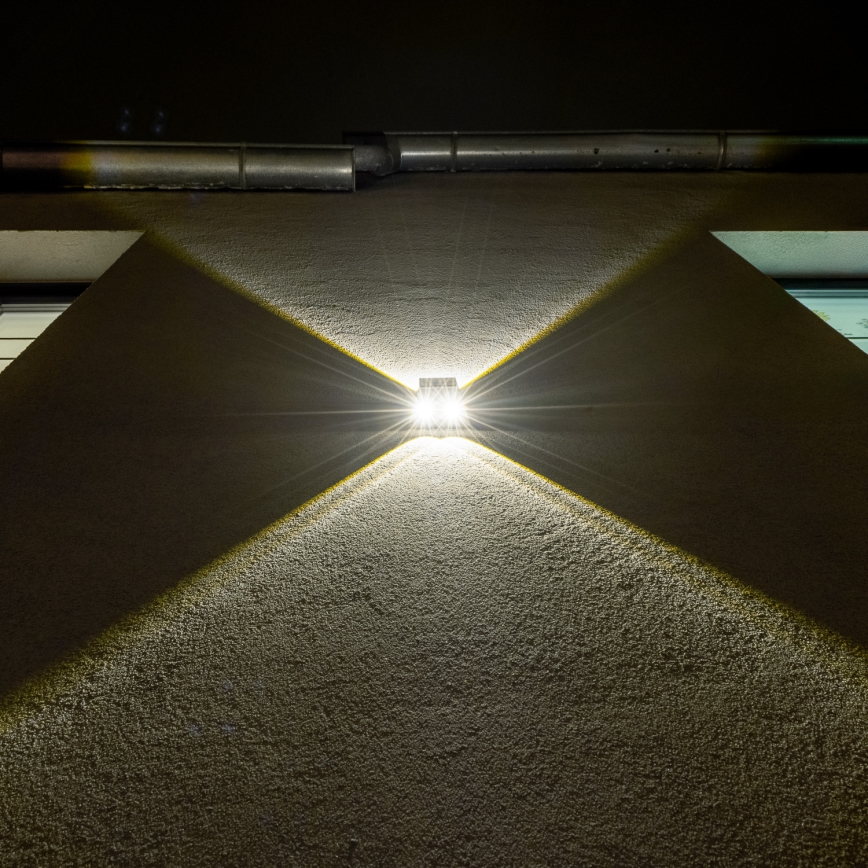LED Solar wandlamp met een sensor LED/2W/5V IP54