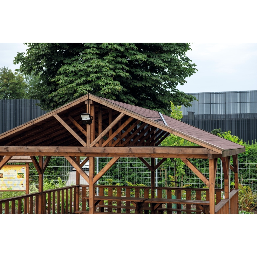 LED dimbare schijnwerper met een zonnepaneel en dusk sensor LED/15W/15000 mAh 3,2V IP65 + afstandsbediening