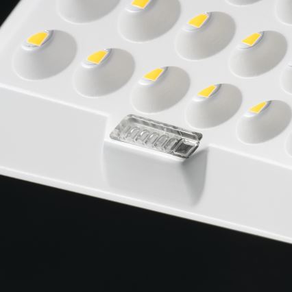 LED dimbare schijnwerper met een zonnepaneel en dusk sensor LED/15W/15000 mAh 3,2V IP65 + afstandsbediening