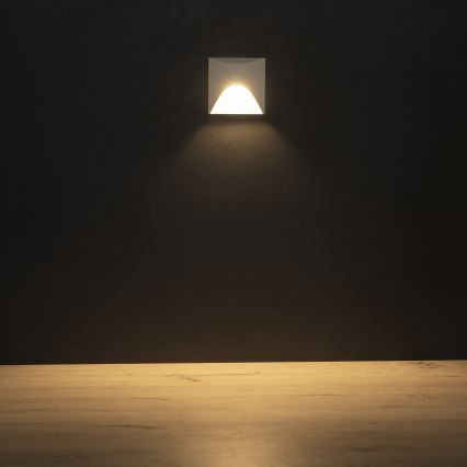 LED trapverlichting EXIN LED/2,5W/230V 3000K IP65 wit vierkant