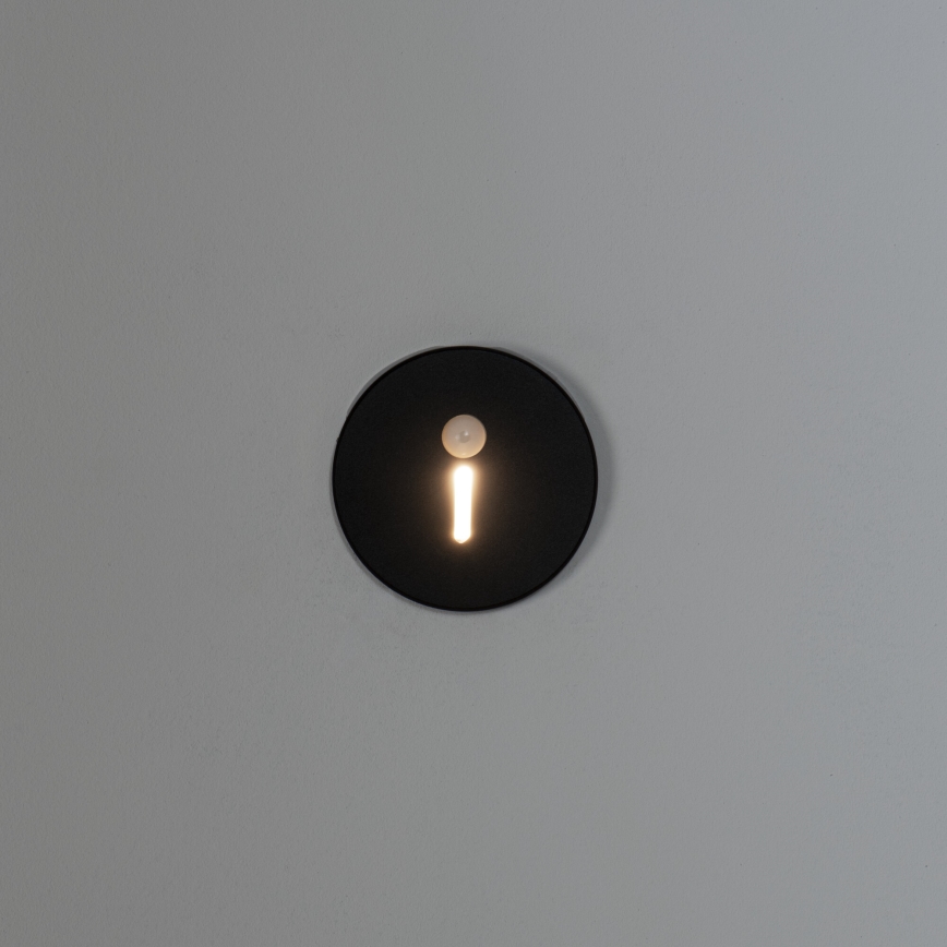 LED-traparmatuur met bewegings- en schemersensor MAGNIK LED/1,7W/230V 2700/3300/3900/4600/5700K zwart rond