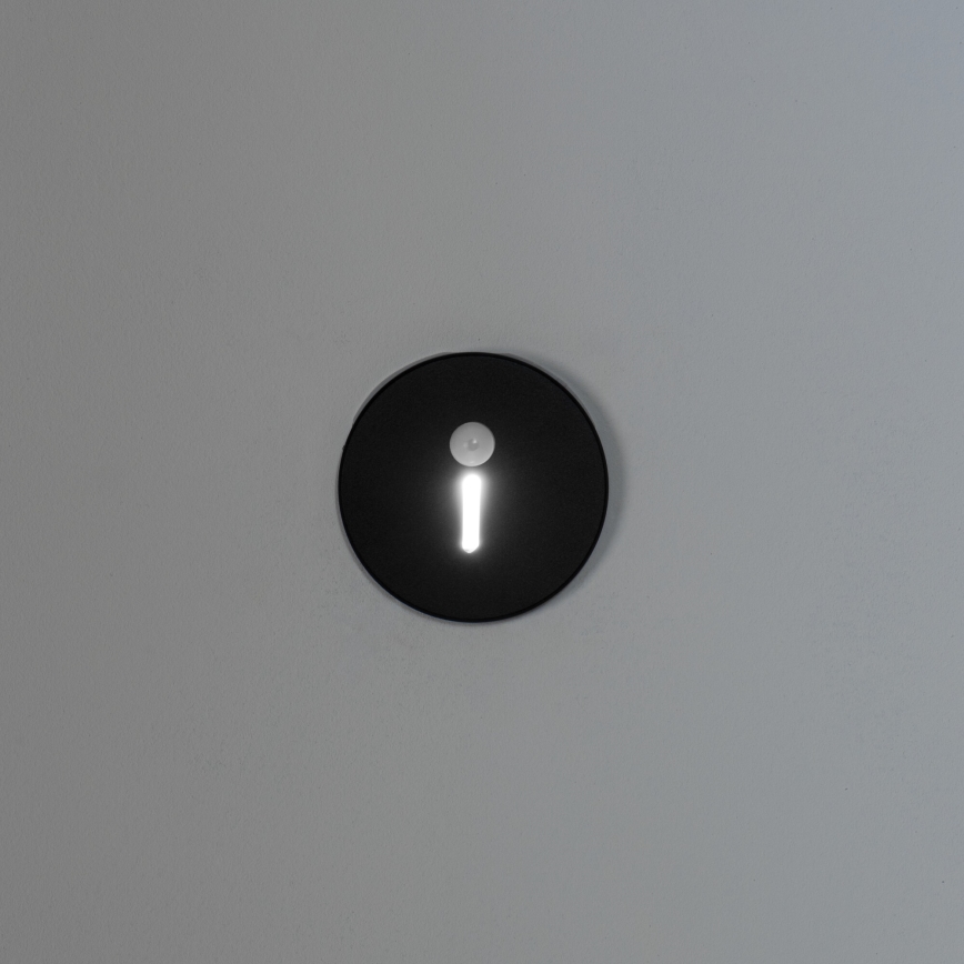 LED-traparmatuur met bewegings- en schemersensor MAGNIK LED/1,7W/230V 2700/3300/3900/4600/5700K zwart rond