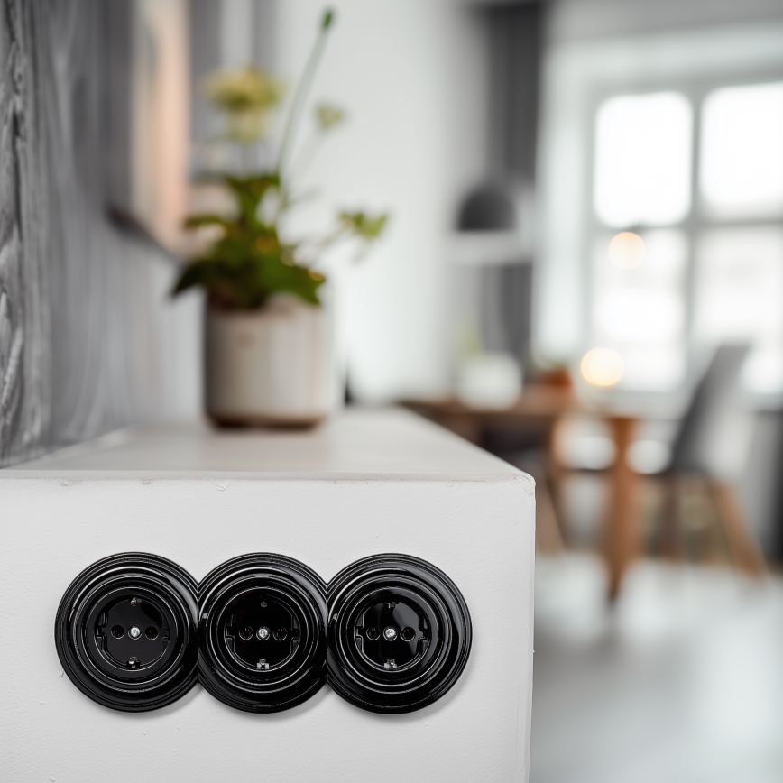 Kliklap - 3-voudige retro wandcontactdoos voor huishoudelijk gebruik met SCHUKO-afdekraam, 230 V, zwart