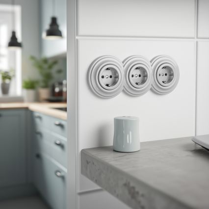 Kliklap - Driedubbele retro-wandcontactdoos voor huishoudelijk gebruik met SCHUKO-frame 230V keramiek wit