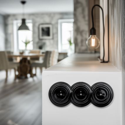 Kliklap - Drievoudige retro wandcontactdoos met afdekraam, 230V, zwart