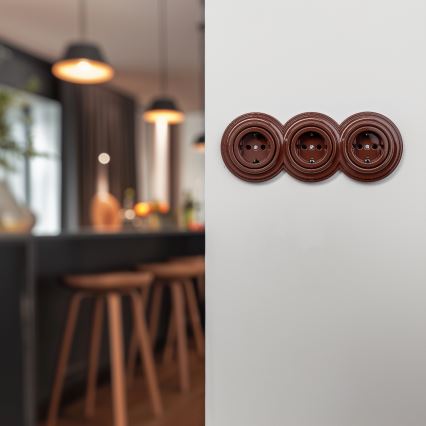 Kliklap - Drievoudige retro wandcontactdoos voor thuis met SCHUKO-afdekraam 230V bruin